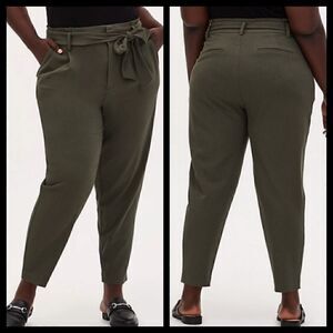 20W Paperbag Waist Olive Green Pant Tapered Tie Waist Crosshatch Stretch Torrid